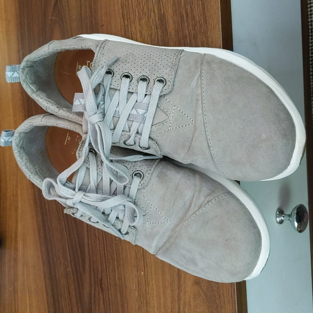 TOMS Grey Del Ray Sneaker Size 7